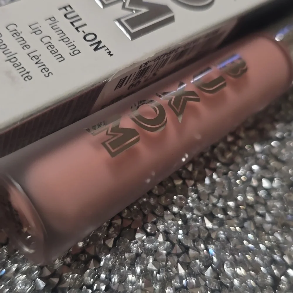 🧚‍♀️WHITE RUSSIAN Buxom Full On Plumping Lip Cream NWT